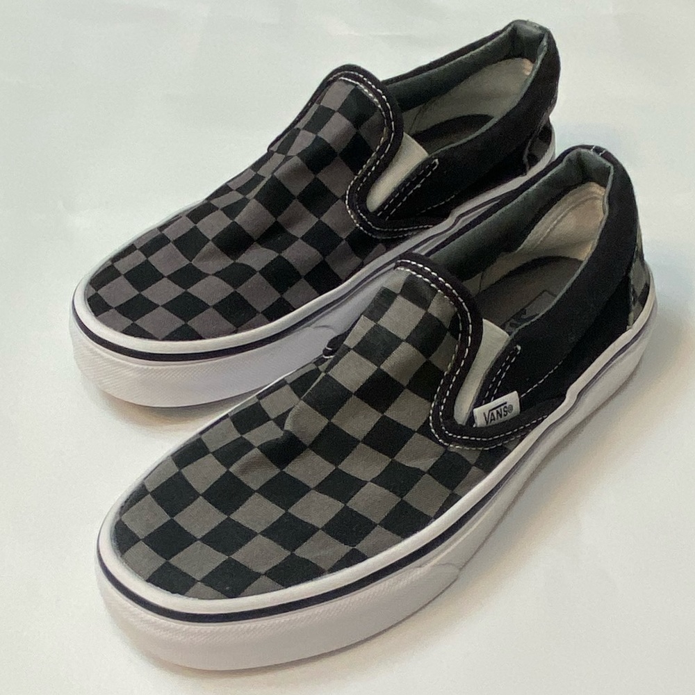 Boy’s Vans, Black & Gray Checkered  Skateboarding shoes, Good condition.